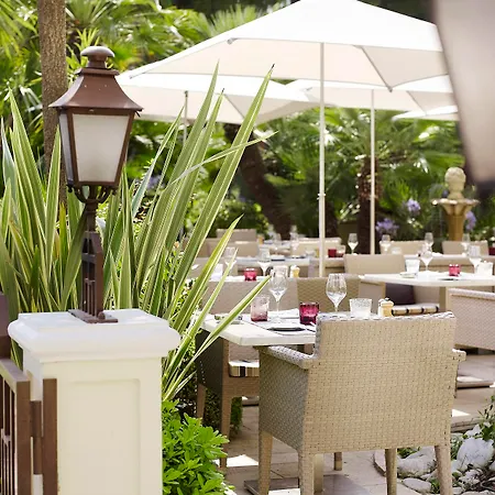 Готель Juana Жюан-ле-Пен